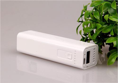 廠家直銷 3G/4G移動(dòng)電源無(wú)線路由器隨身WiFi 全網(wǎng)絡(luò)兼容（電信/聯(lián)通/移動(dòng)）